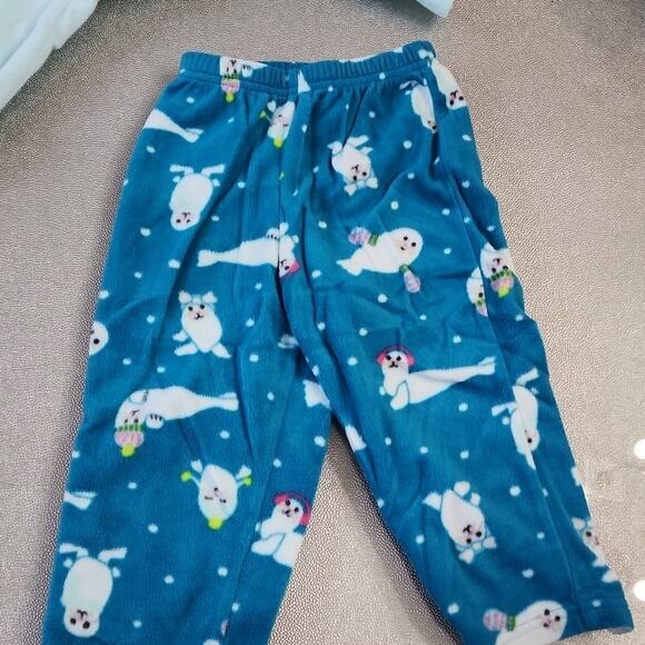 Cat &  Jack Seal Winter Pajamas, 2 piece set, 18M - Picture 4 of 6